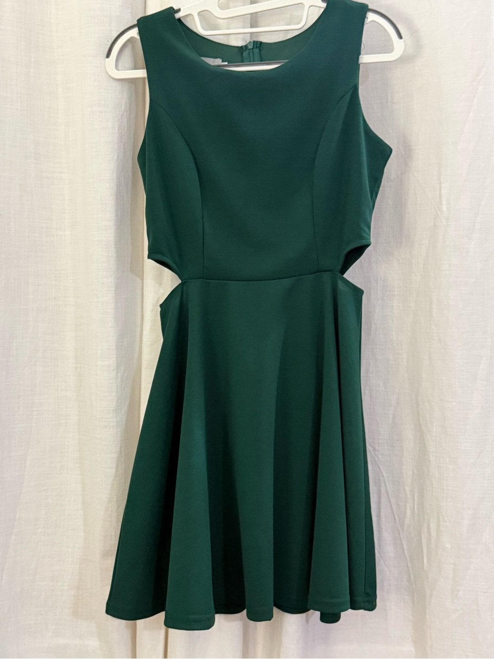 Belongsci Emerald Green Cutout Fit & Flare Cocktail Dress Size 4 NWT